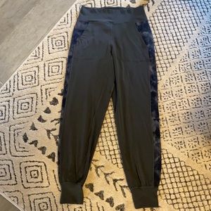 Lululemon Align Leggings Camo Gray Sz 6